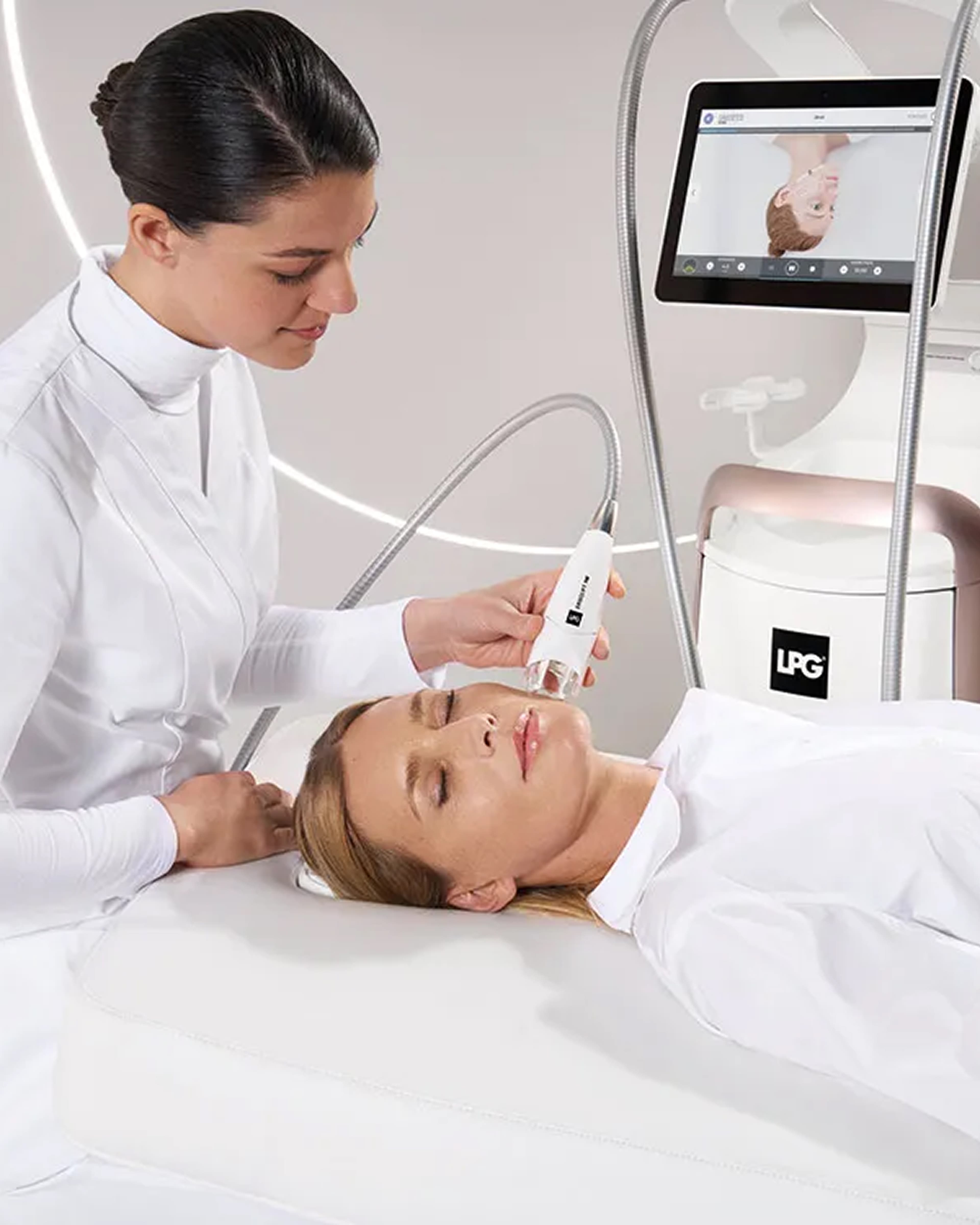 LPG endermologie facial treatment in progress